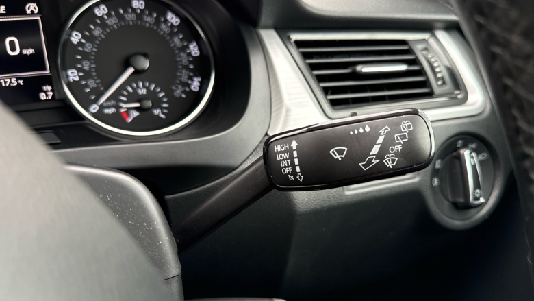 Skoda Rapid Spaceback 1.2 TSI 90 SE Tech 5dr Petrol Hatchback